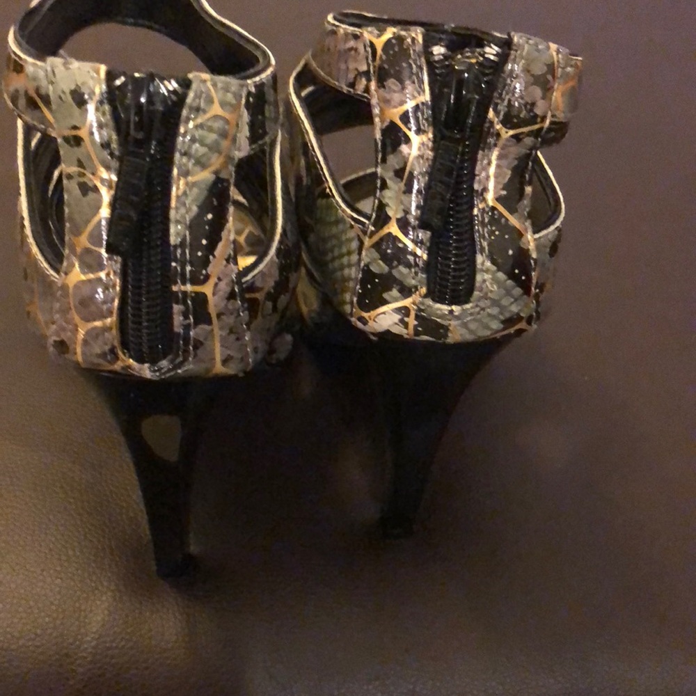 Heels - Picture 3 of 4
